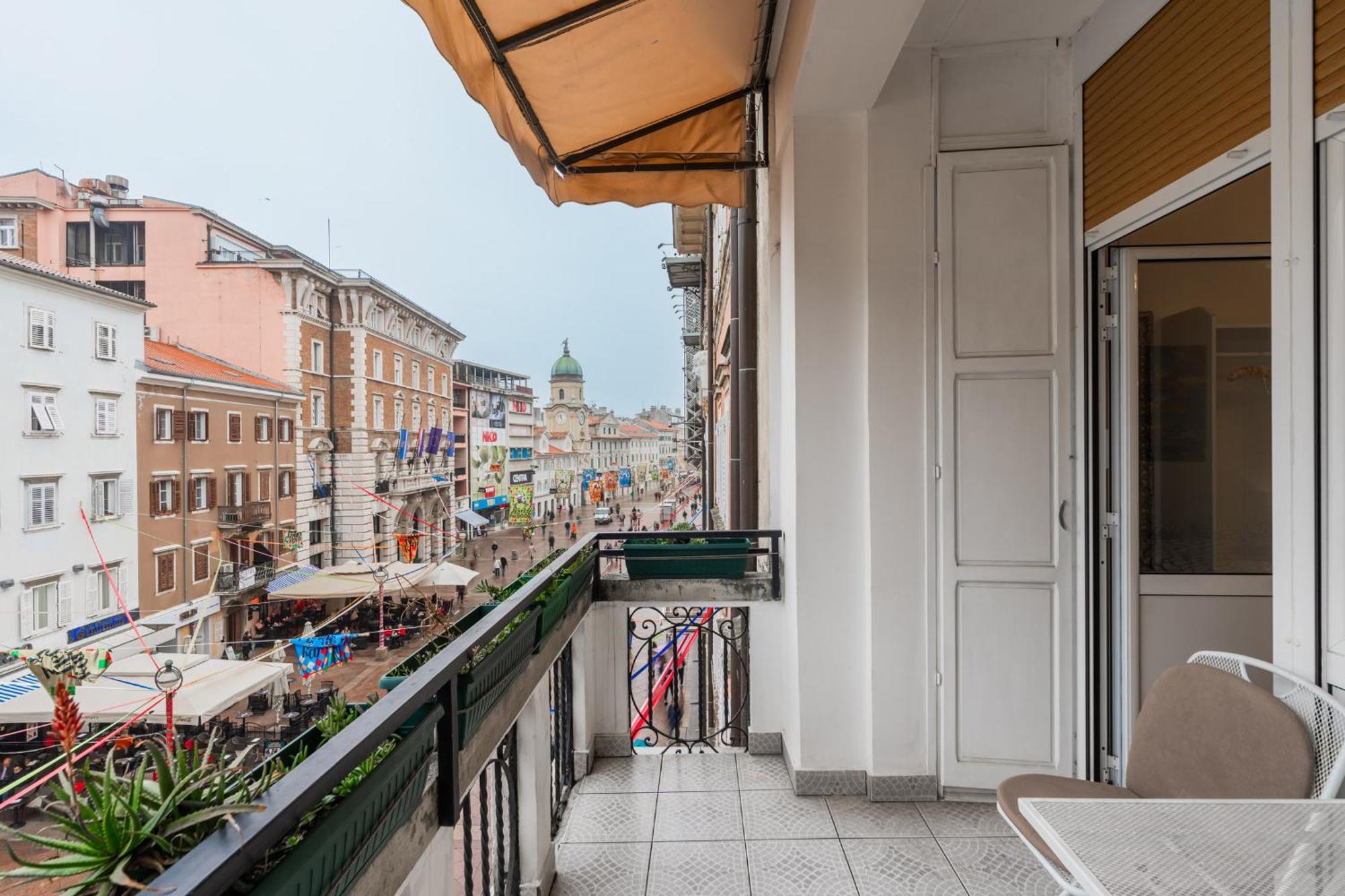 Linden Korzo Apartment Rijeka Exterior photo
